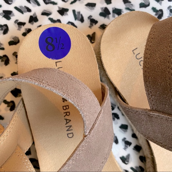 New Lucky Brand Gadine Suede T- Strap Sandals - Picture 10 of 13